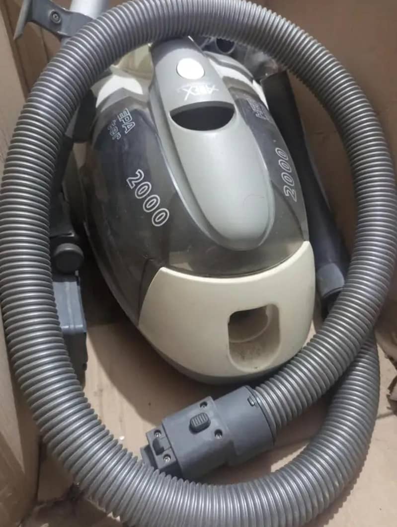 Vacuum cleaner 0