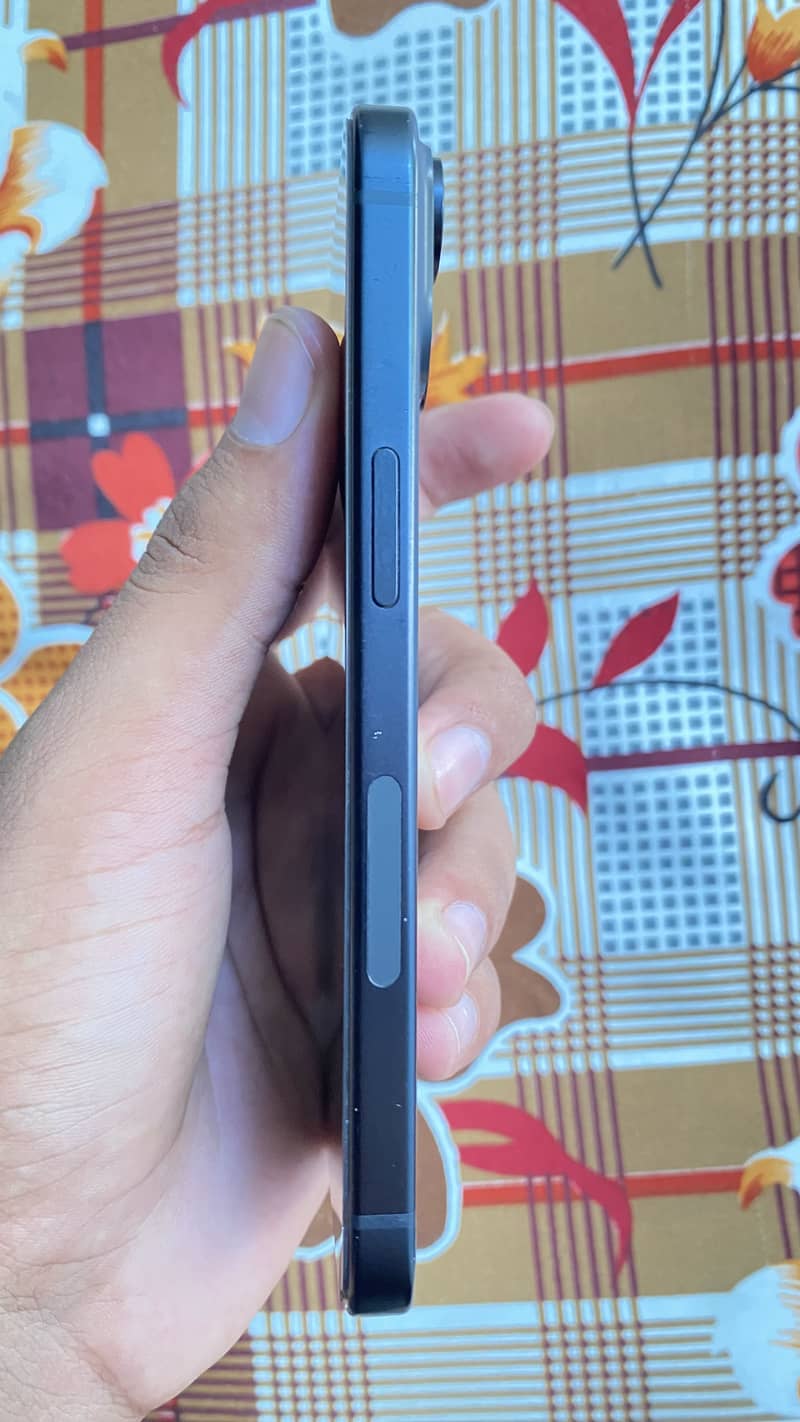 Apple iPhone 15 5