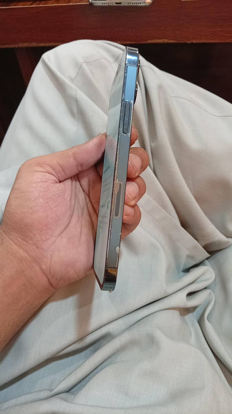 Apple iPhone 12 Pro 1