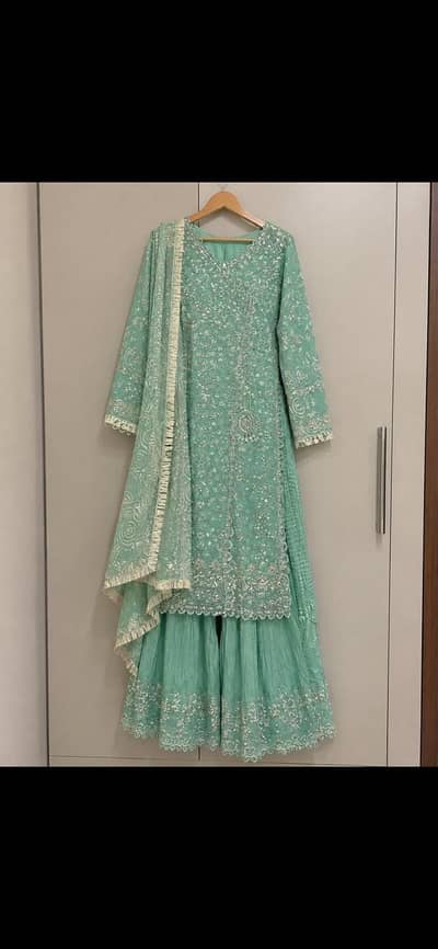 Beautiful Elegant Dress for Sale – Excellent Condition