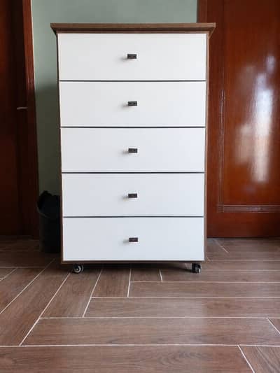 Chester/drawer dresser