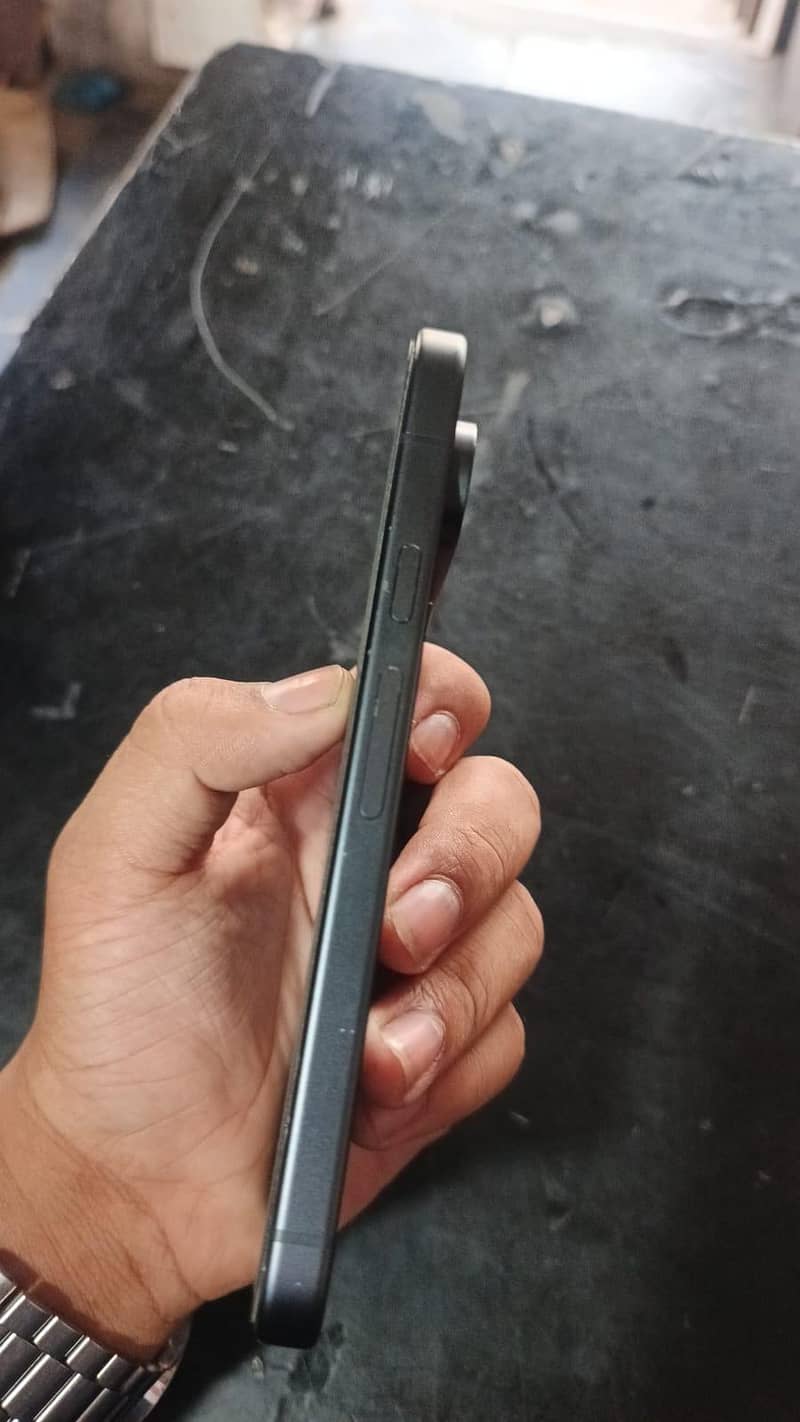 Google Pixel 9 5