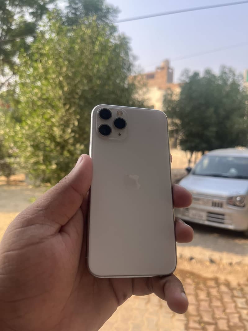 Apple iPhone 11 Pro 0
