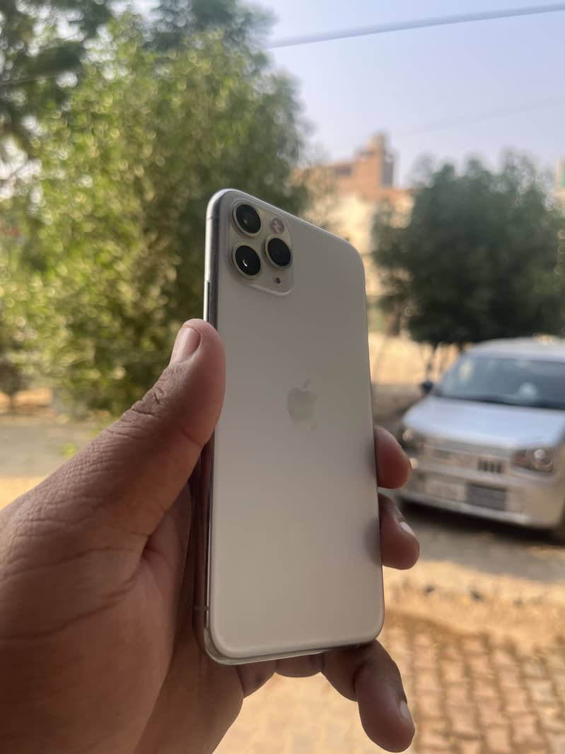 Apple iPhone 11 Pro 1