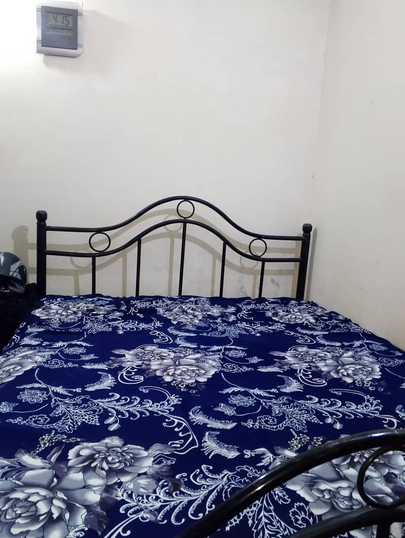 Queen Bed 5