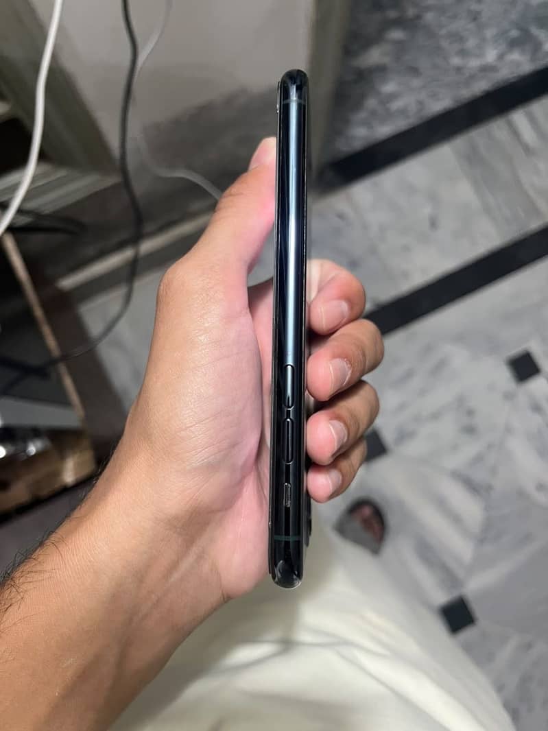 Apple iPhone 11 Pro 0