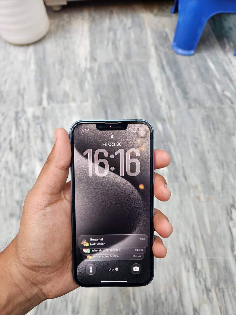 Apple iPhone 13 1