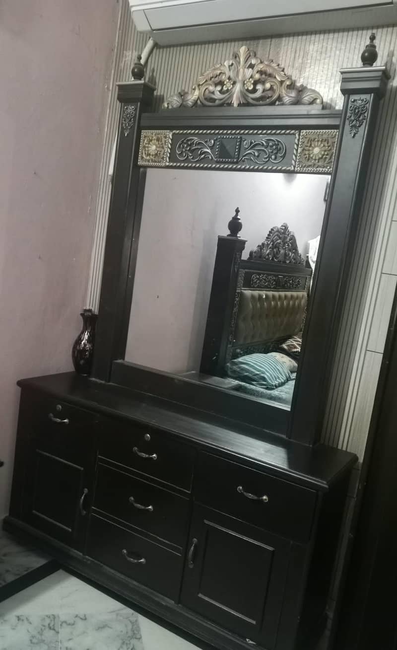 Dressing Table for Sale in Faisalabad 0