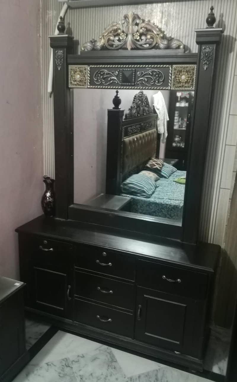Dressing Table for Sale in Faisalabad 1