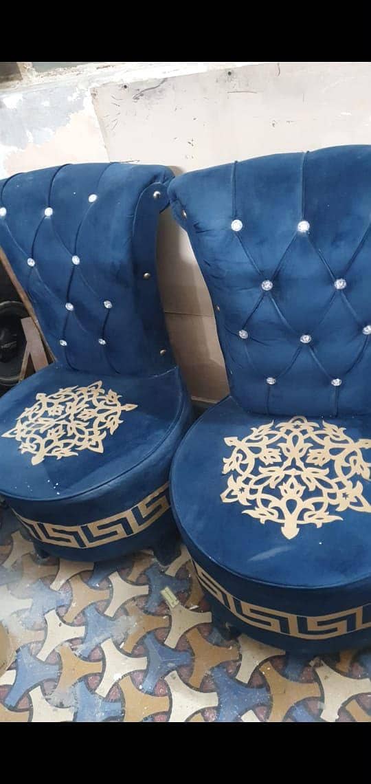 Chairs 0