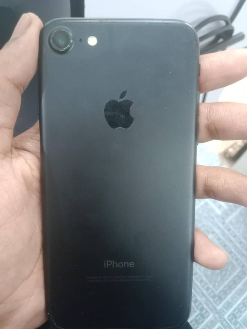 Apple iPhone 7 3