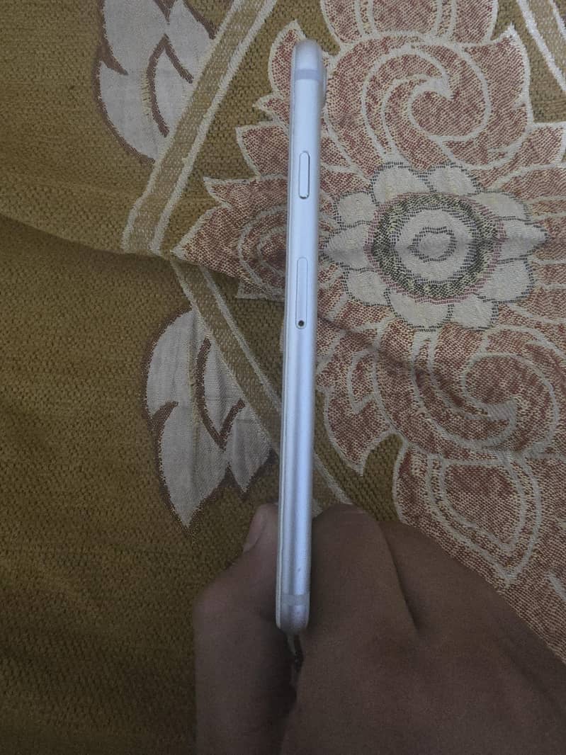 Apple iPhone 7 1