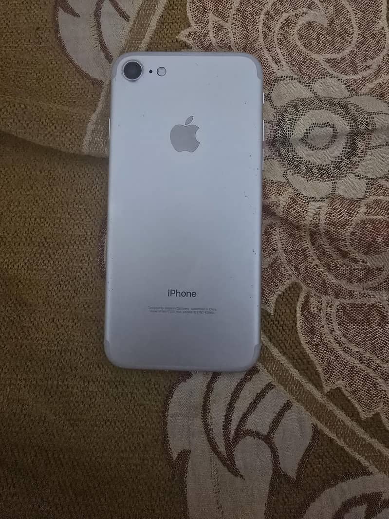 Apple iPhone 7 0