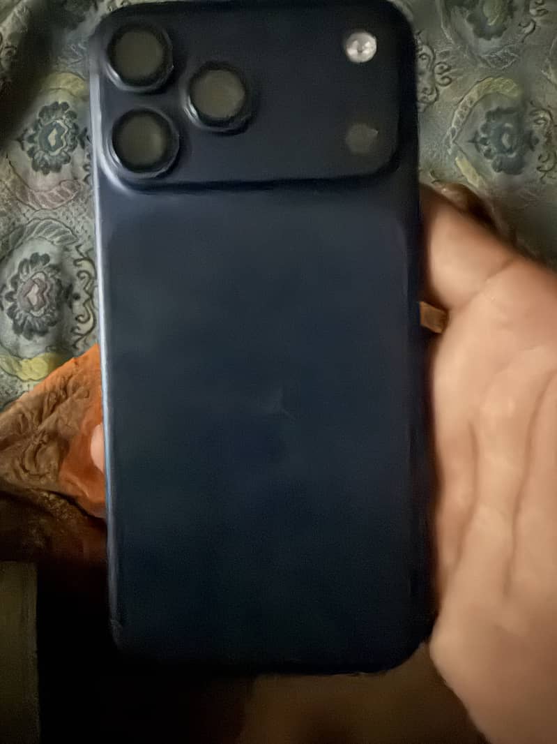Apple iPhone 17 Pro Max 0
