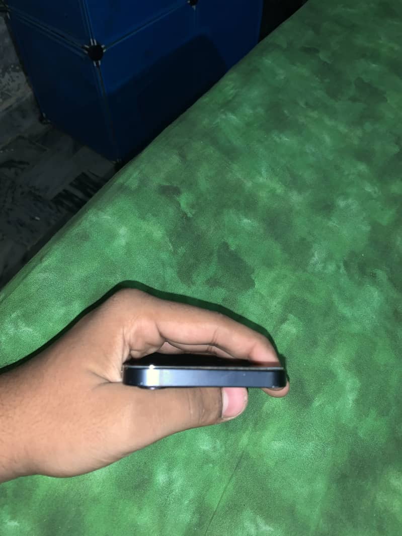 Apple iPhone 12 10
