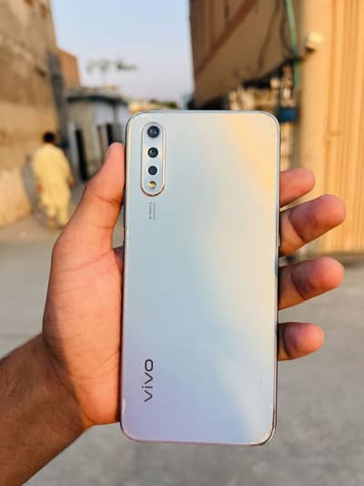 Vivo S1