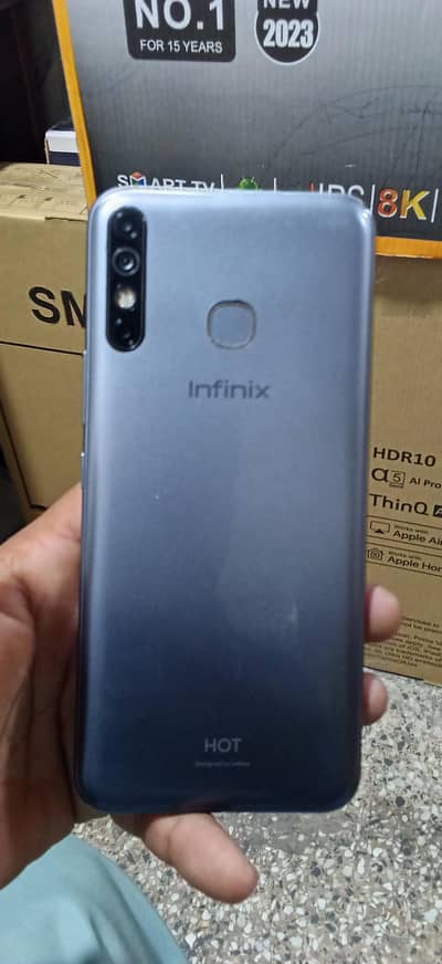 Infinix Hot 8
