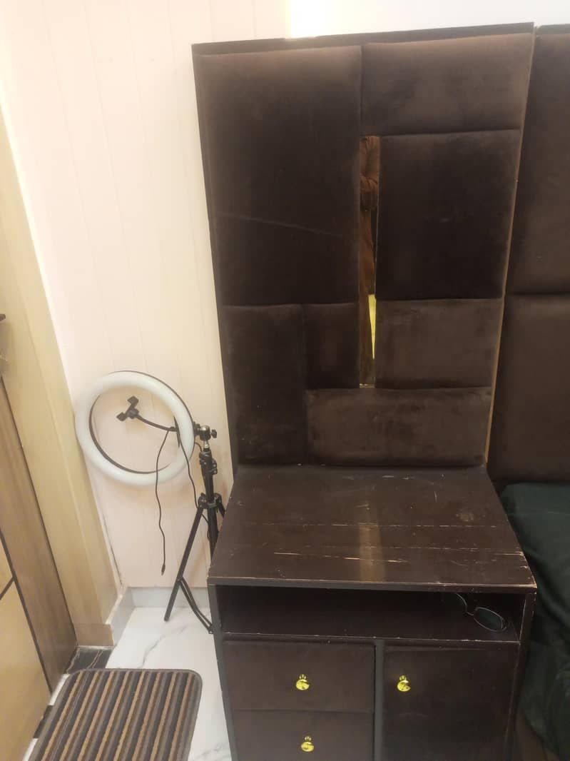 bed set side table ith dersing tabel 1