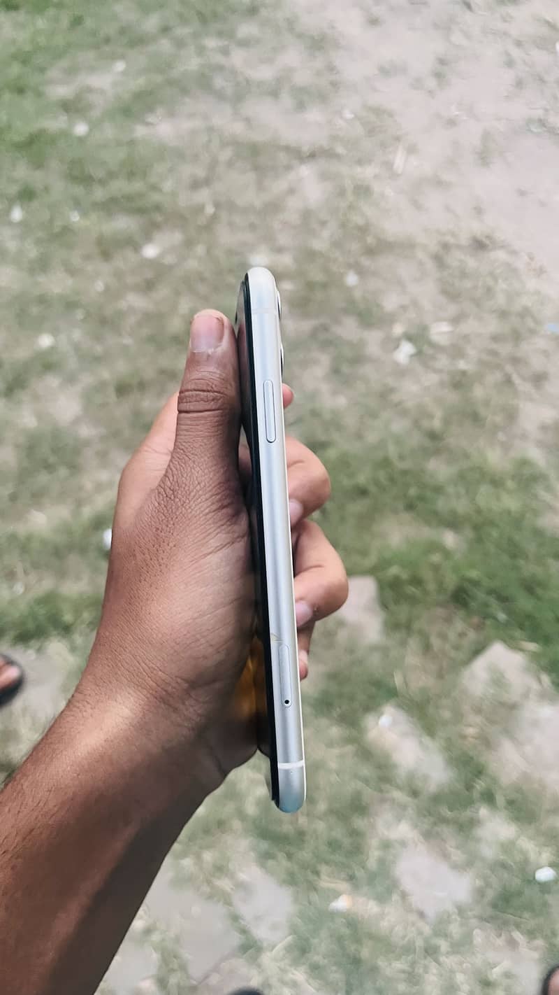 Apple iPhone 11 jv 1