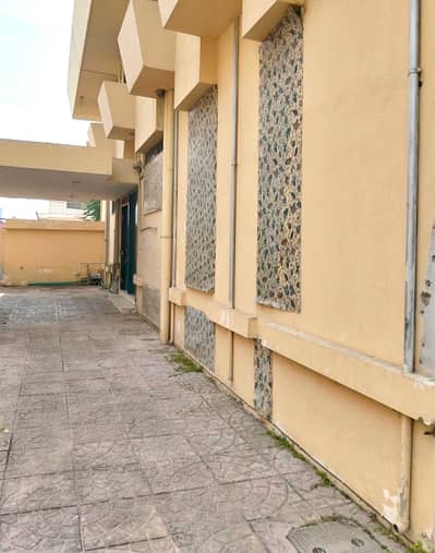 Investor Alert Prime 500 Sq. Yards House for Sale in F-7/2, Islamabad Best Location | Near F-7 Markaz & Margalla Road