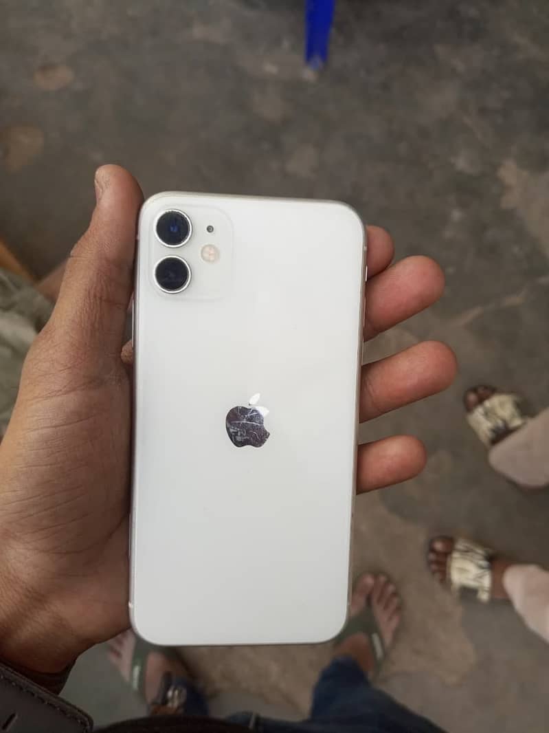 Apple iPhone 11 0