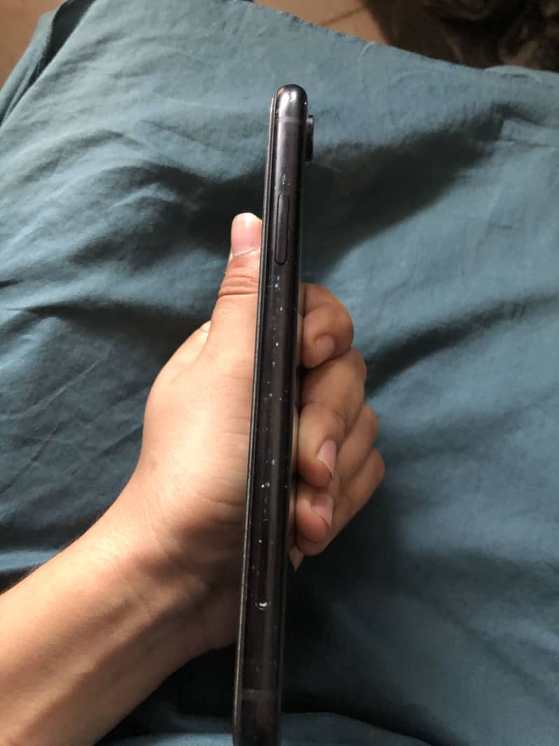 Apple iPhone XR 0