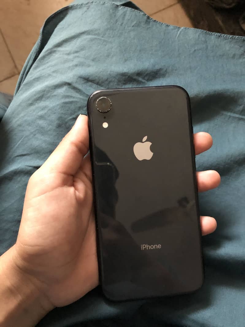 Apple iPhone XR 4