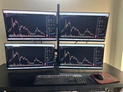 4x Dell 23” Lcds with Mount