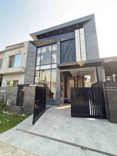 5.5 Marla Ultra Modren Design Double Unit Bungalow