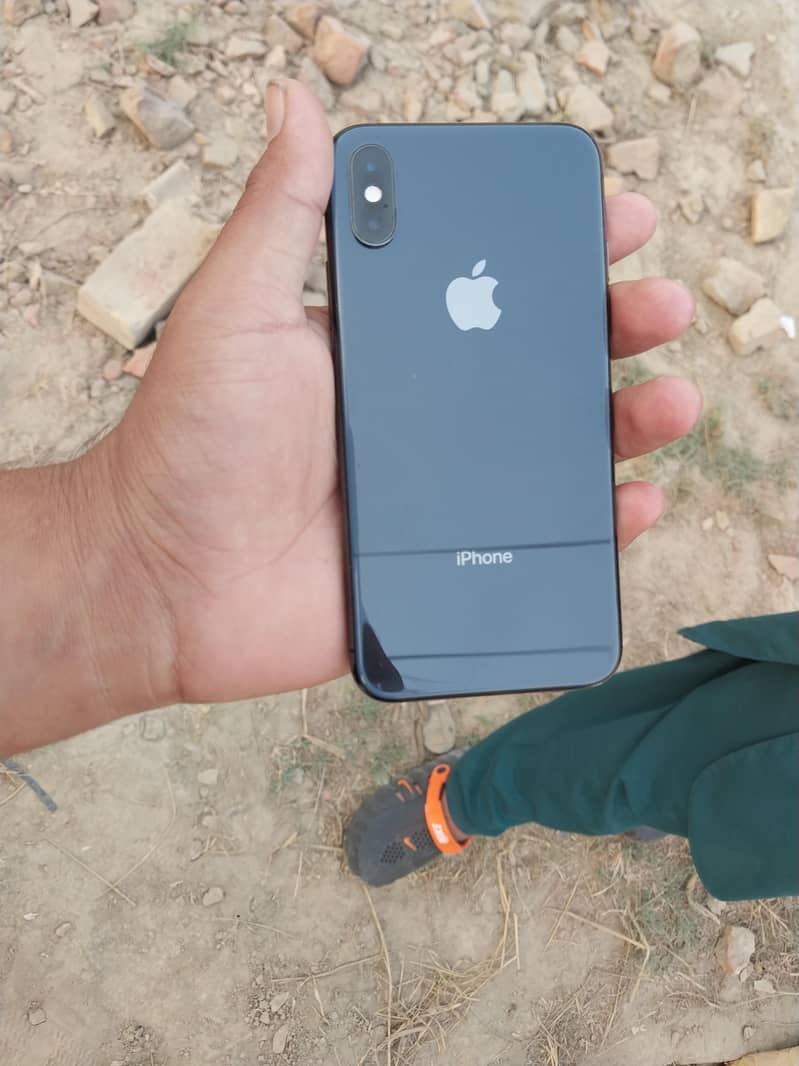 Apple iPhone XS 4