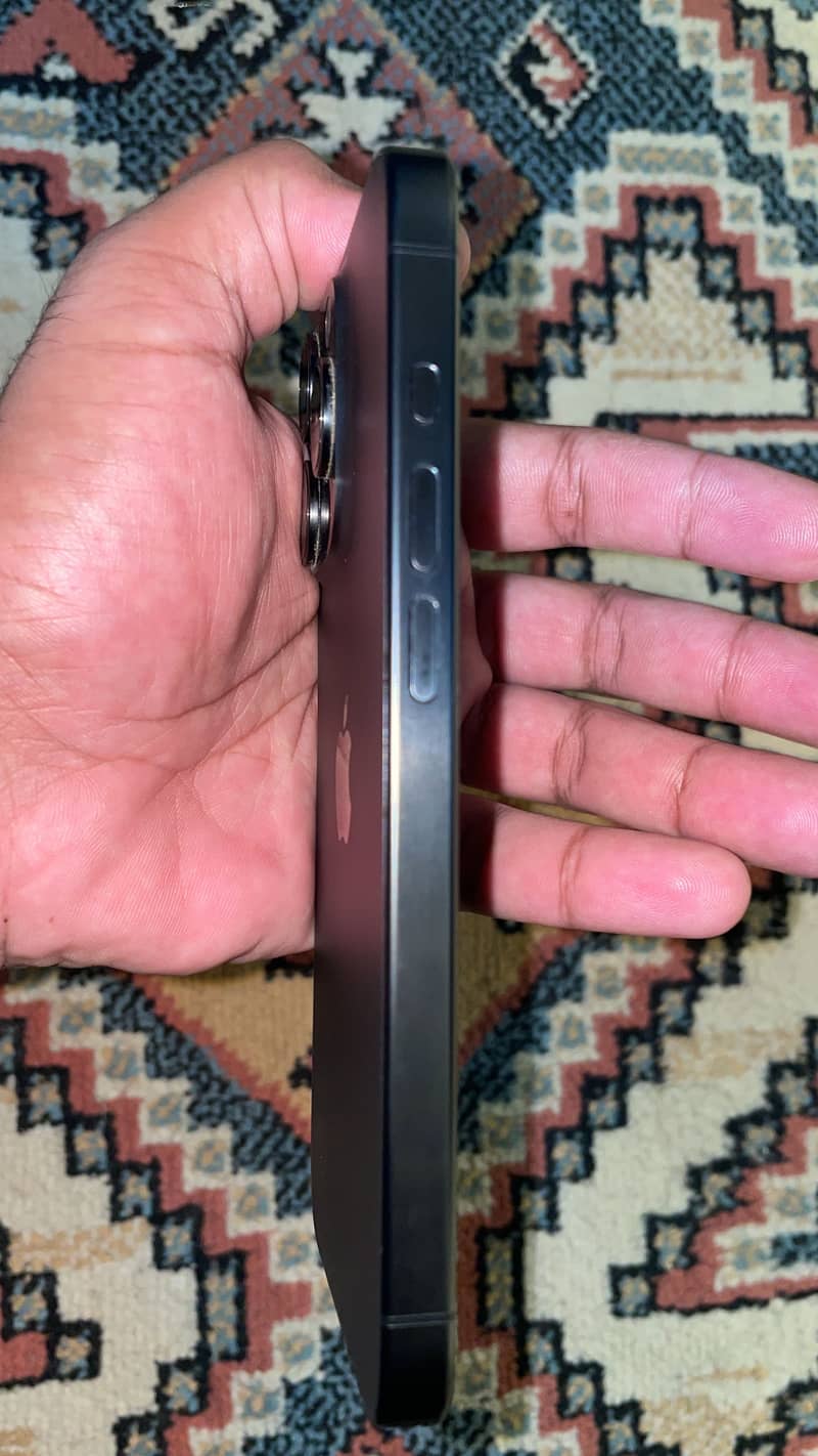 Apple iPhone 15 Pro 1