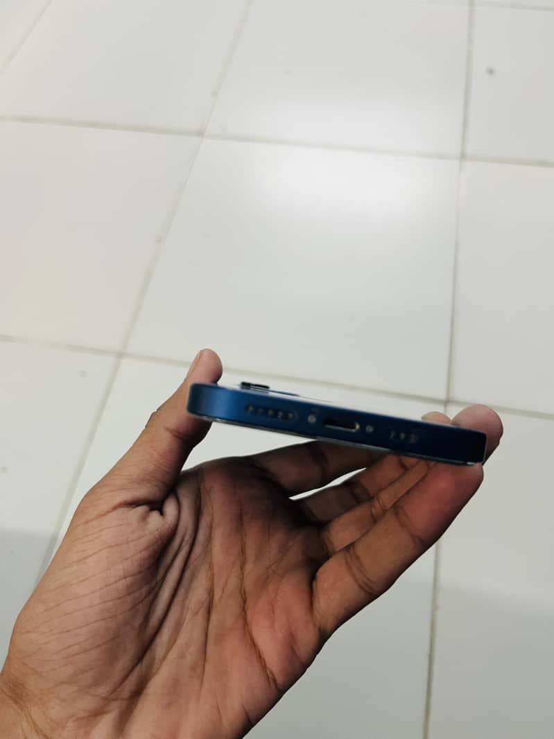 Apple iPhone 12 2