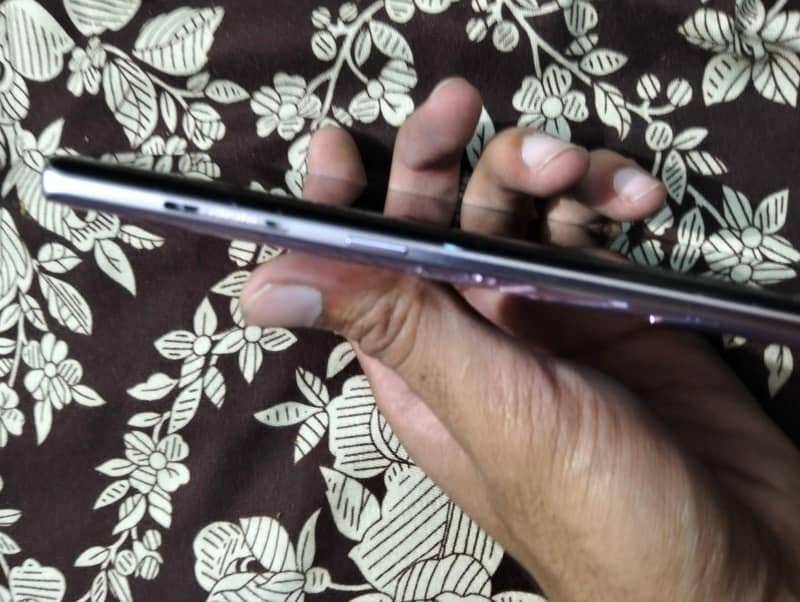Samsung Mobile Note 9 6