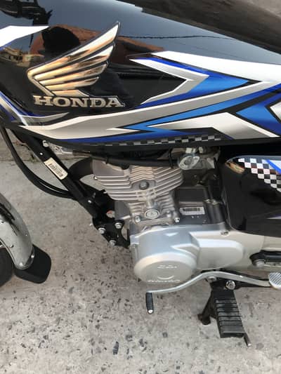 Honda CG 125 2025 model black color like new condition