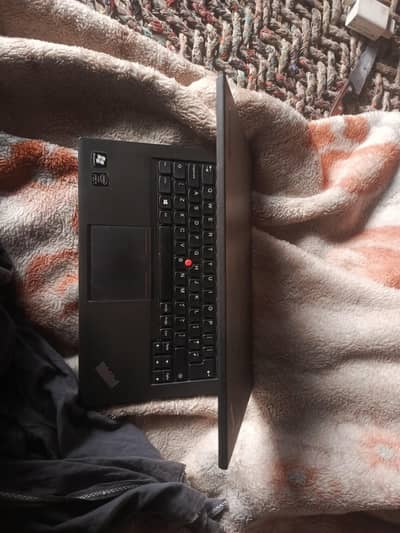 lenevo thinkpad exchange bhi kisi achy phone kay sath kar lon ga
