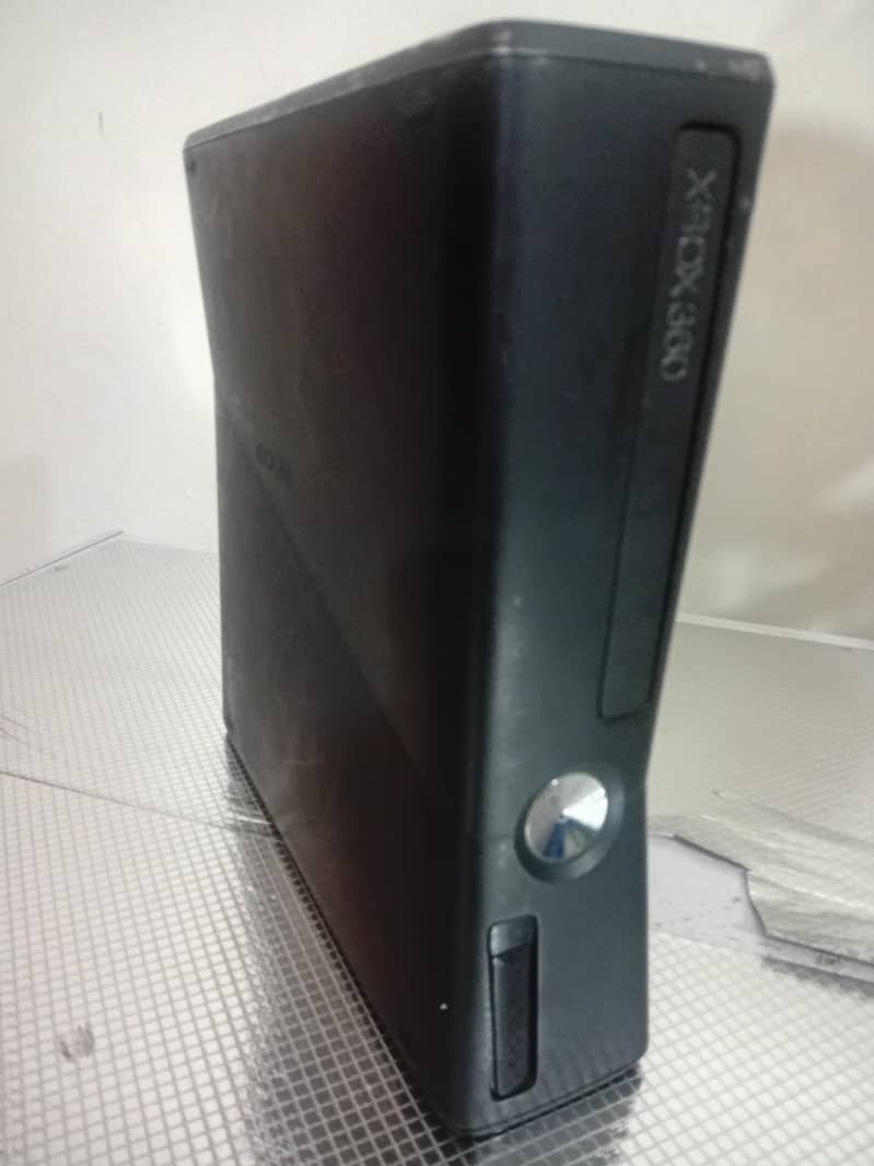 Xbox console 7