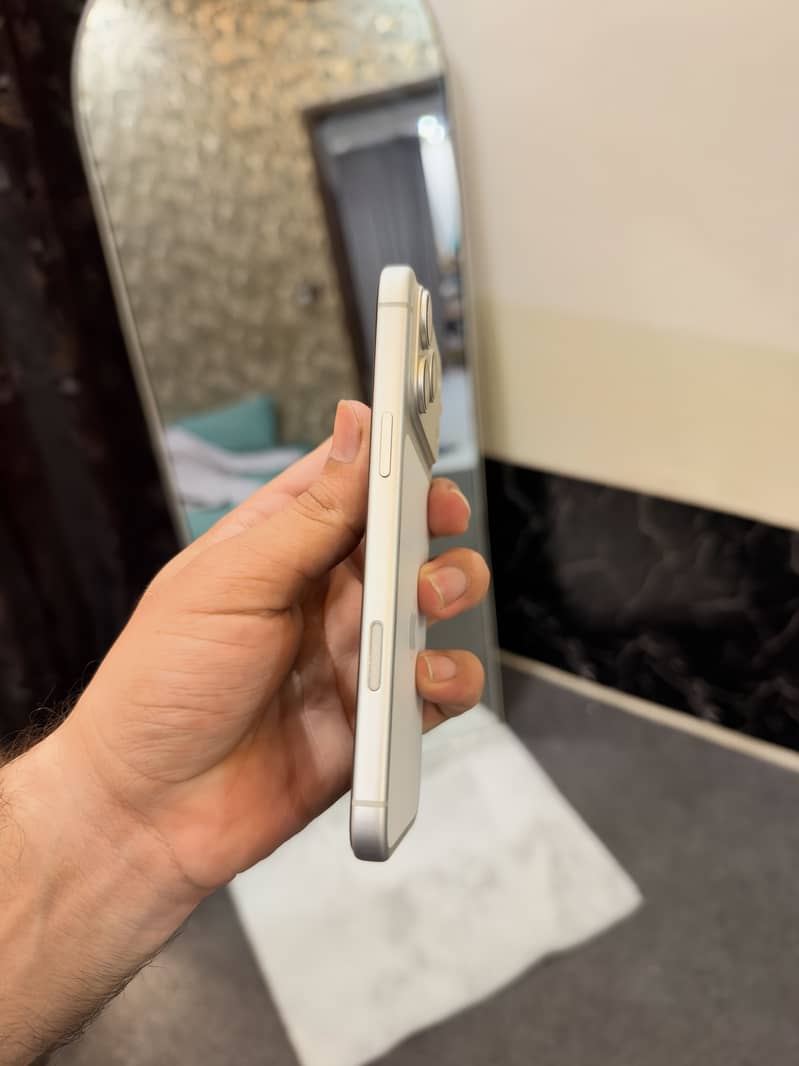 Apple iPhone 17 Pro Max 0