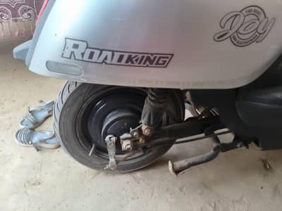 Electric scooty