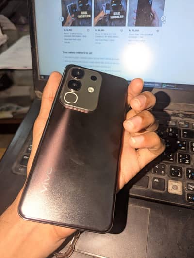 Vivo Y29 + box