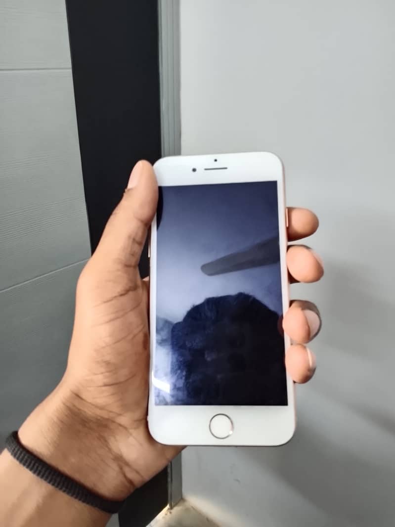 iPhone 8 4