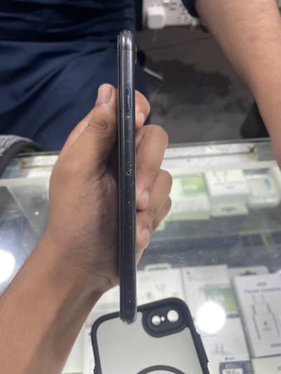 Apple iPhone 7