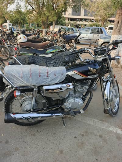 Honda 125 silver edition