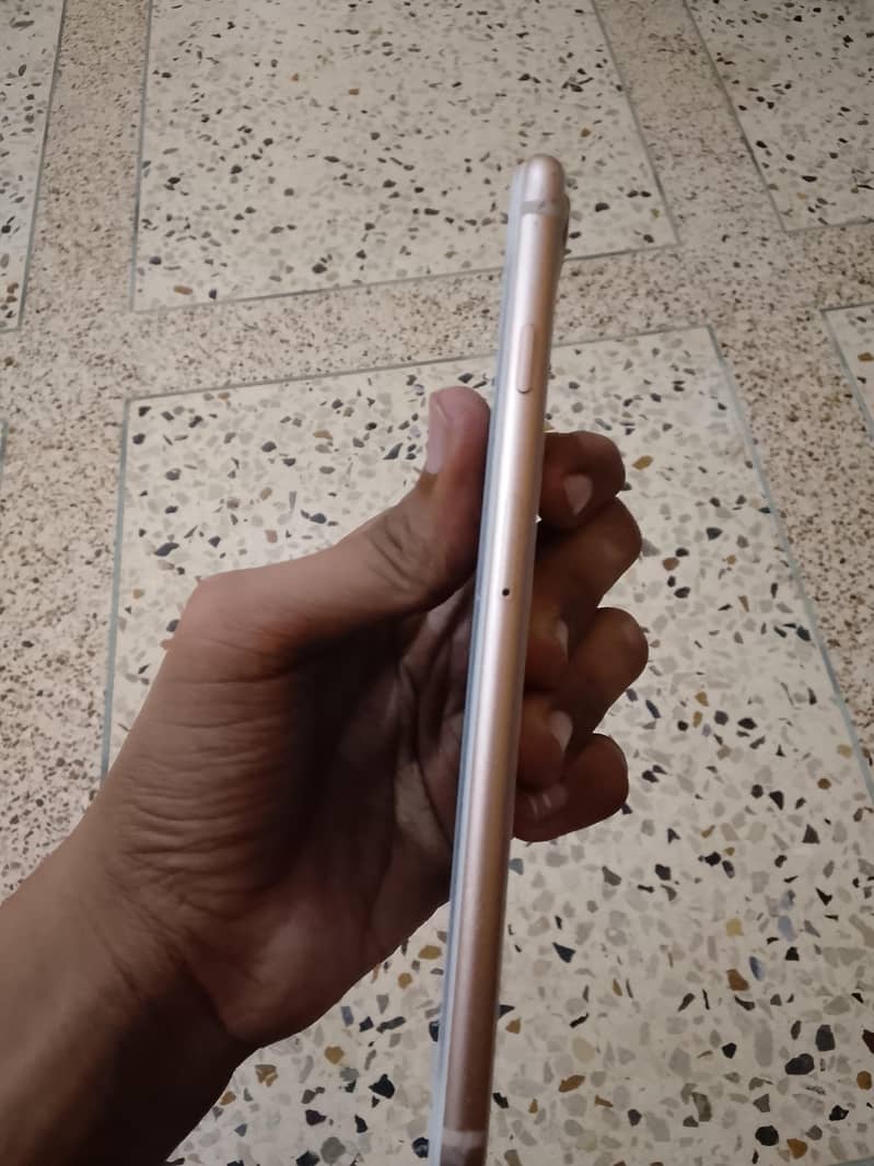 Apple iPhone 8 Plus 1