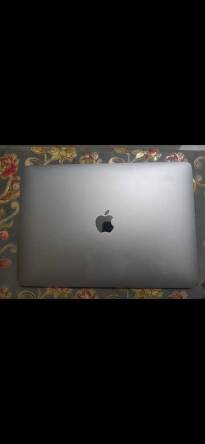 mac book 2016 8gb ram 500gb ssd 13 inch all ok