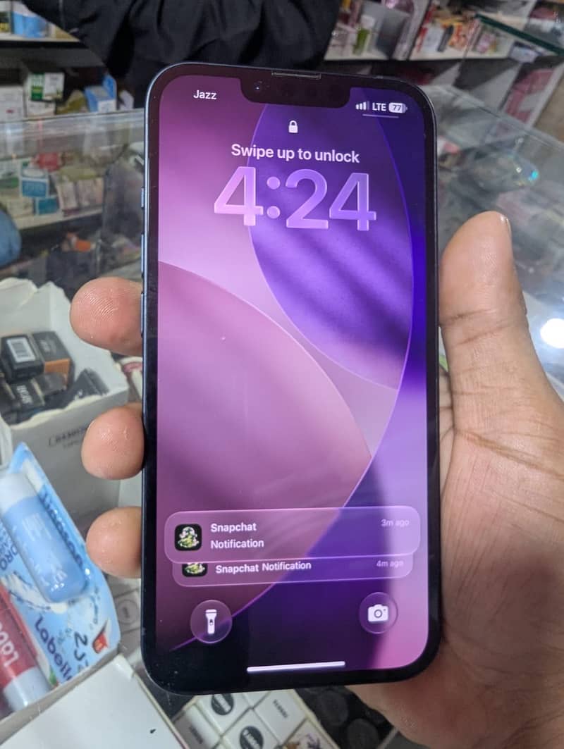 Apple iPhone 13 1