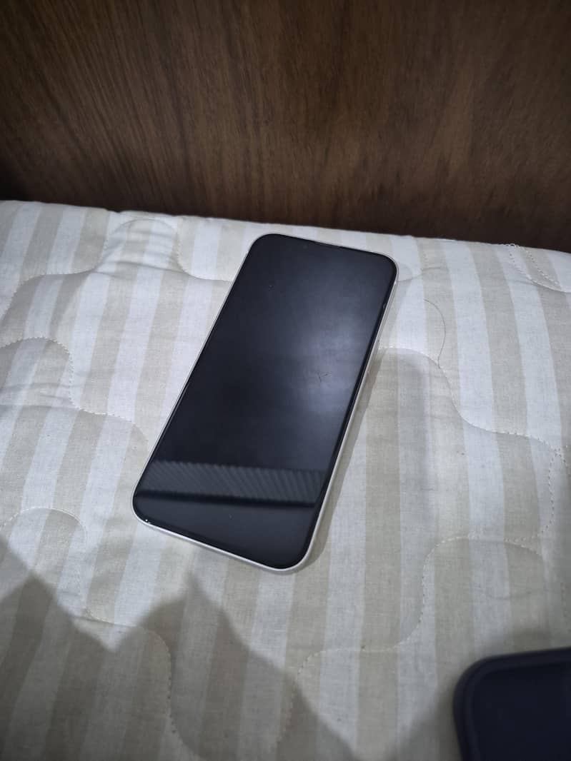 Apple iPhone 13 0
