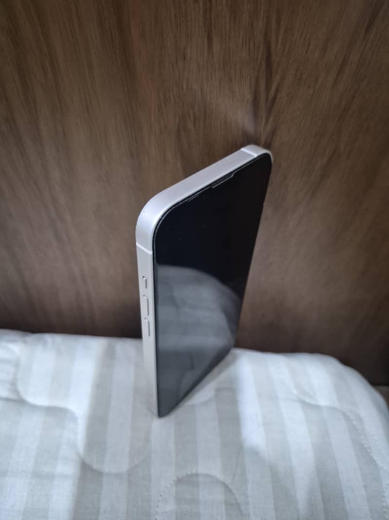 Apple iPhone 13 3