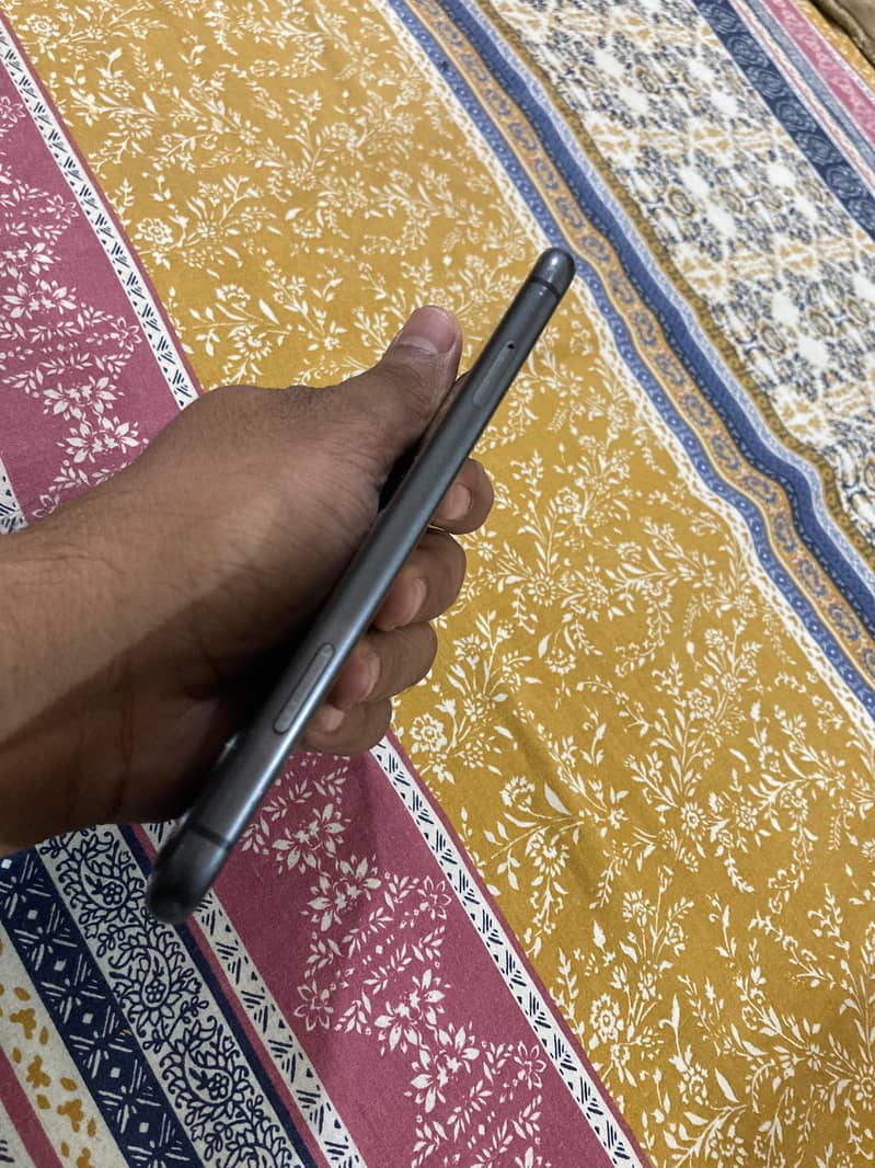 Apple iPhone 11 8