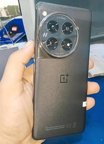 One Plus 12 16/512 Non PTA Sim time over with original 100 wattcharger