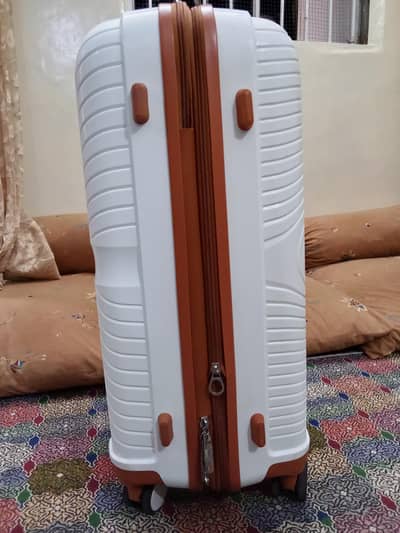 DUBAI SAY PERCHASE KEYA HAY BAG.